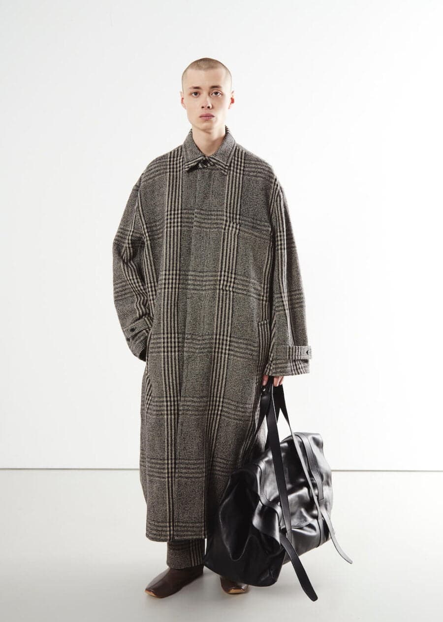 HED MAYNERヘドメイナーTAILORED COAT - VELVET Hed Mayner: Menswear AW22 - 10 Magazine